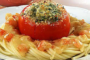 Спагетти с помидорами под сырным соусом