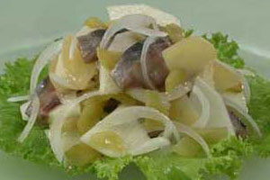 Салат картофельный с сельдью (3)